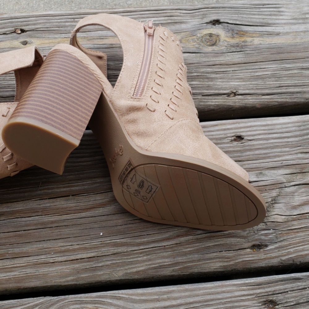 LAST 1💥TAN Woven Peep Toe Booties - Picture 5 of 8